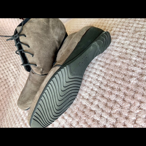 Munro Brown suede booties - Picture 3 of 6